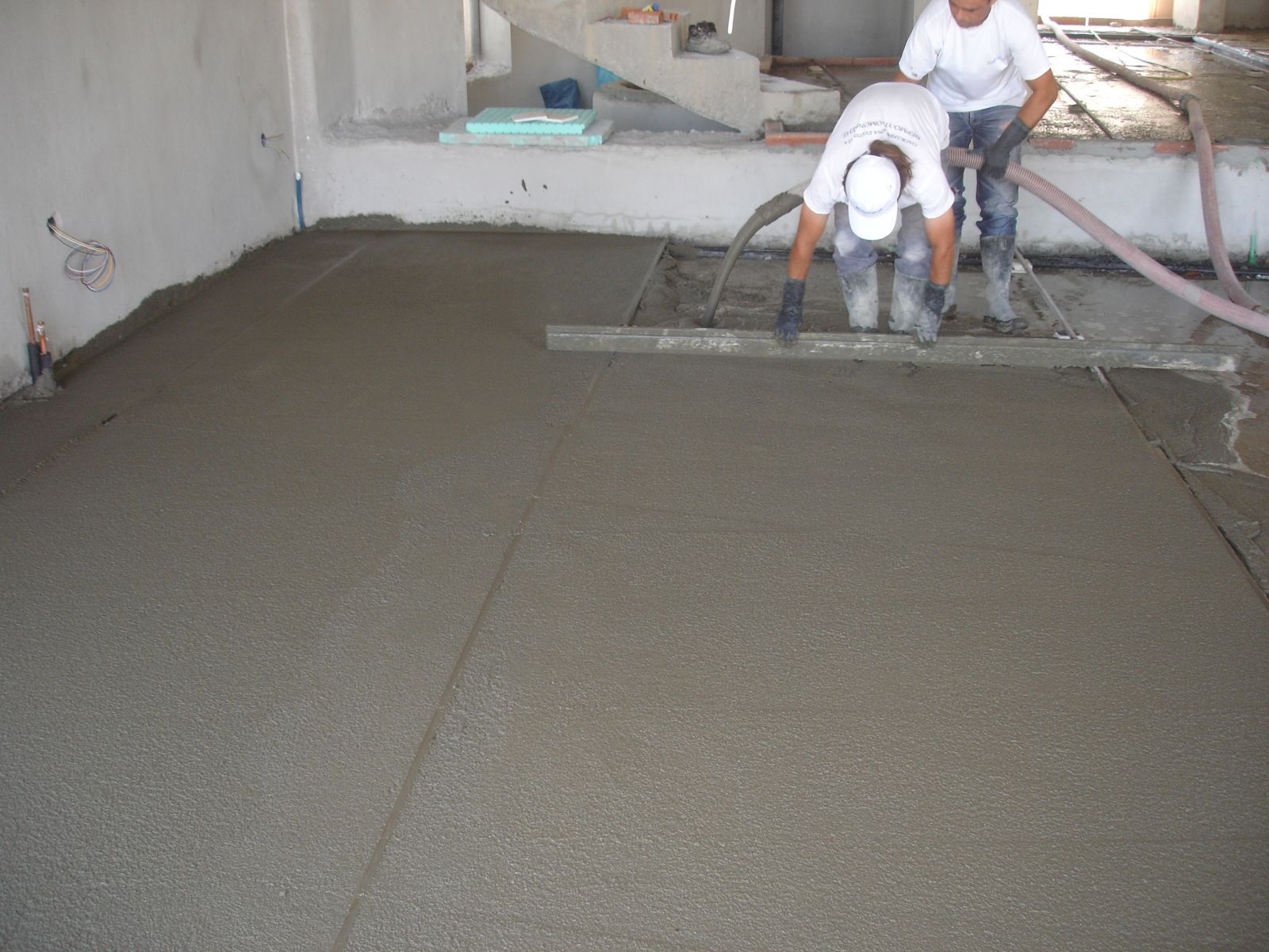 Thermal floor tiles